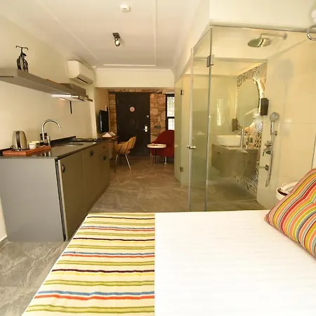 Chic Garden Flat With Patio Near Hadrian's Gate *