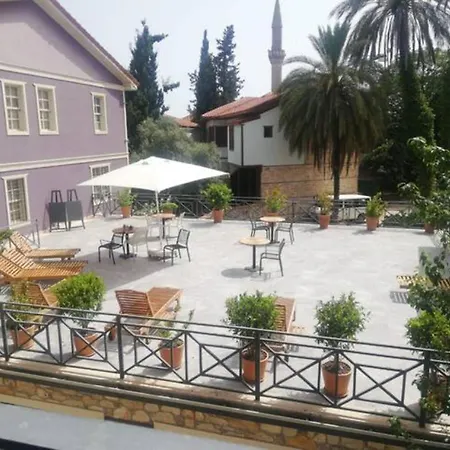 Chic Garden Flat With Patio Near Hadrian's Gate Apartament *